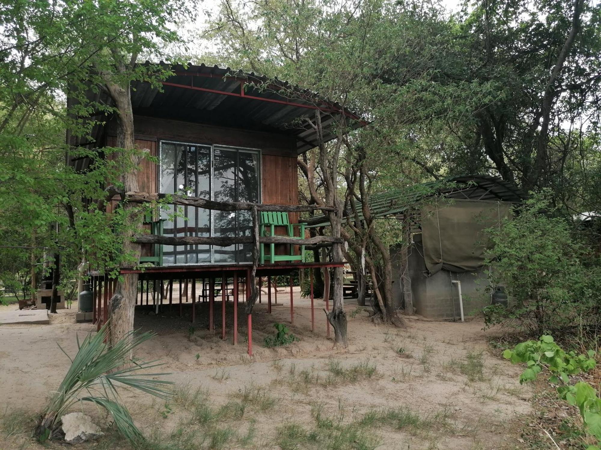Отель Mukuku Rest Camp Shimweghe Экстерьер фото