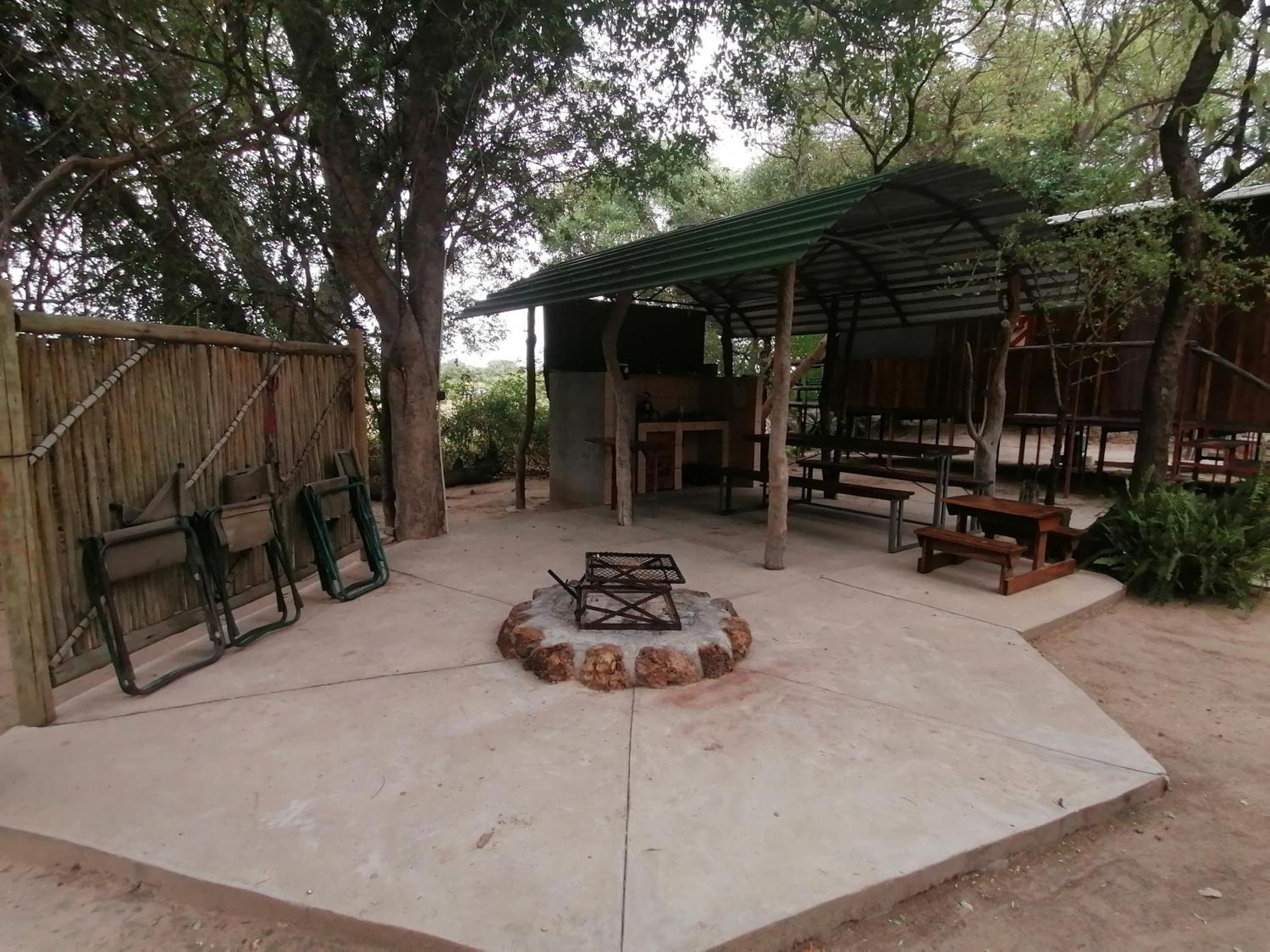 Отель Mukuku Rest Camp Shimweghe Экстерьер фото